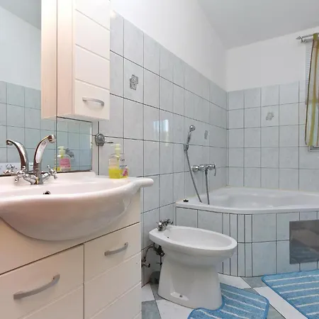 Apartment 3 Bedroom Gorgeous Apartment In Marcana