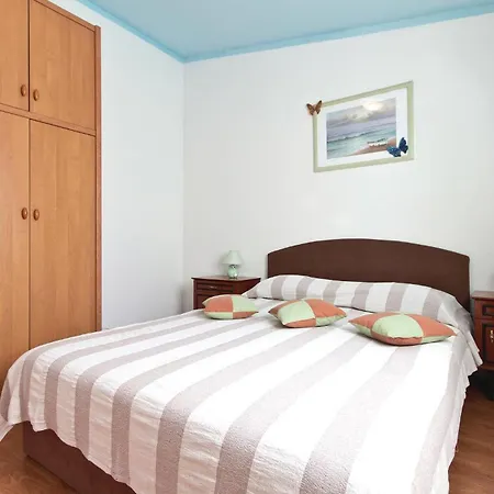 Apartment 3 Bedroom Gorgeous Apartment In Marcana
