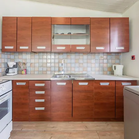3 Bedroom Gorgeous Apartment In Marcana Marcana
